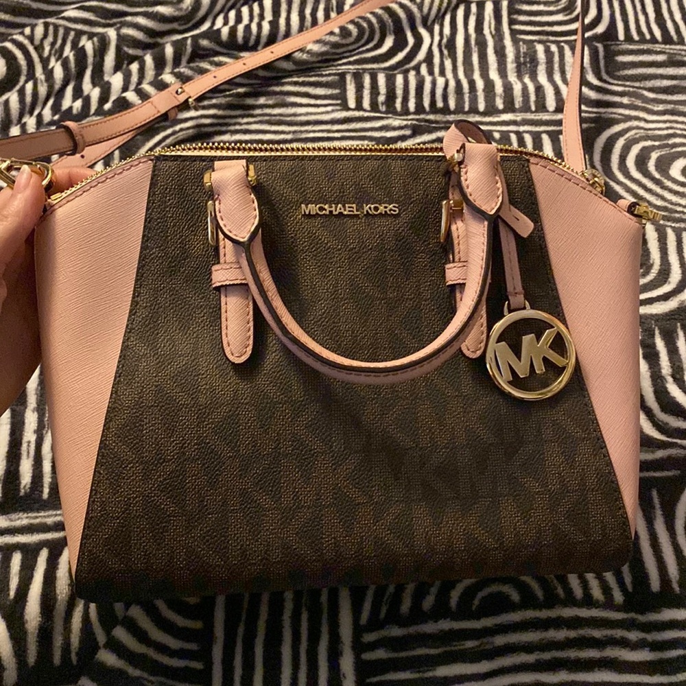 super cute pink and brown classic purse